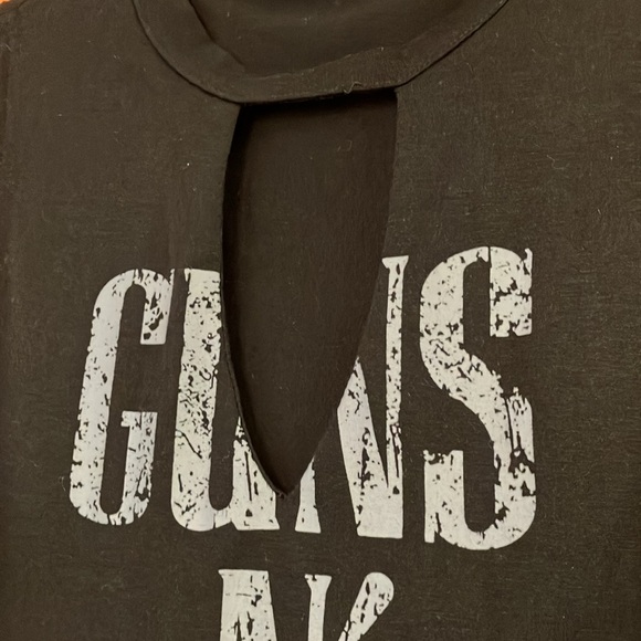 🦞Guns N Rose’ Sleeveless Tee - Picture 2 of 4
